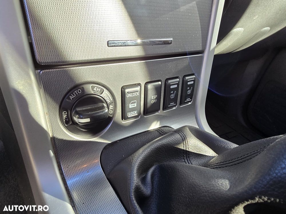 Nissan Pathfinder 2.5 dCi DPF All Mode 4X4 SE - 22