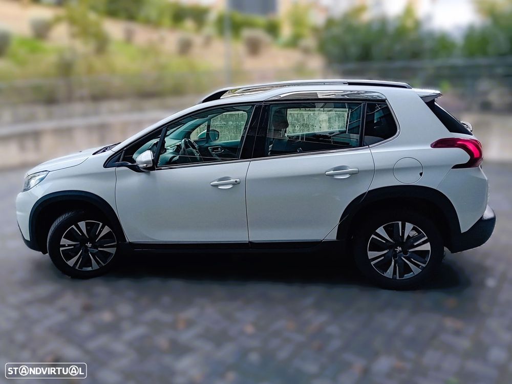 Peugeot 2008 1.2 PureTech Allure - 5