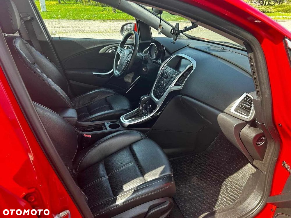 Opel Astra IV 1.6 T Cosmo - 13