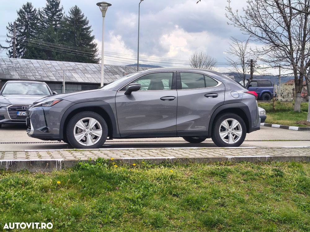 Lexus UX 250h Business Edition - 8