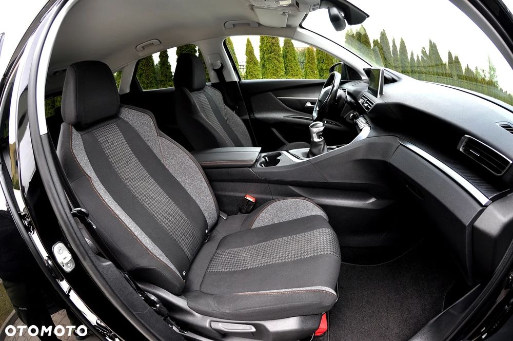 Peugeot 3008 1.2 PureTech Allure S&S - 16