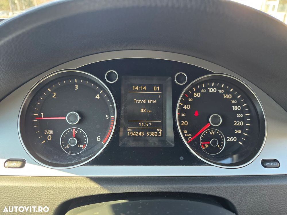 Volkswagen Passat 2.0TDI Comfortline DPF DSG - 13