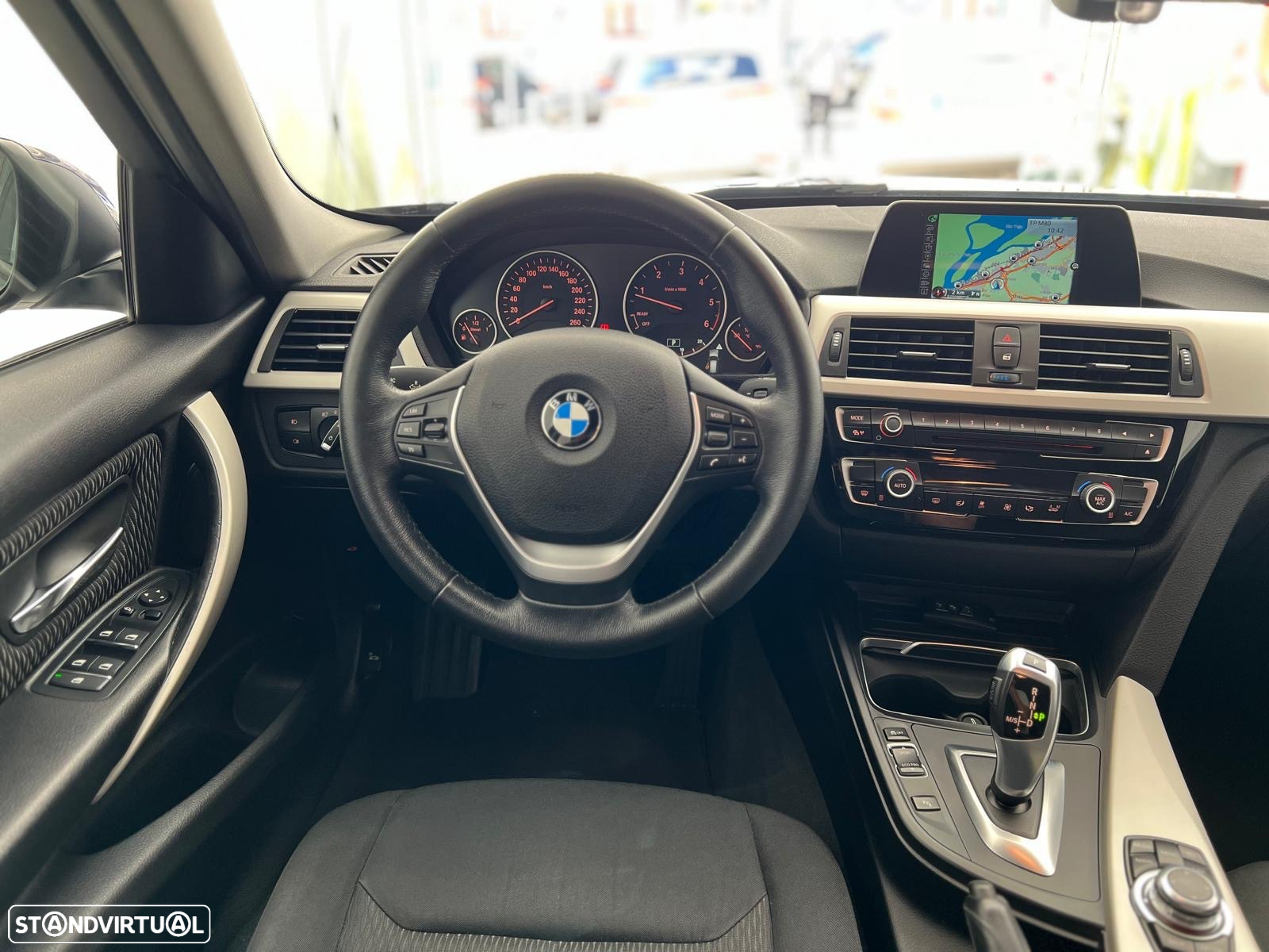 BMW 318 d Touring Advantage Auto - 10