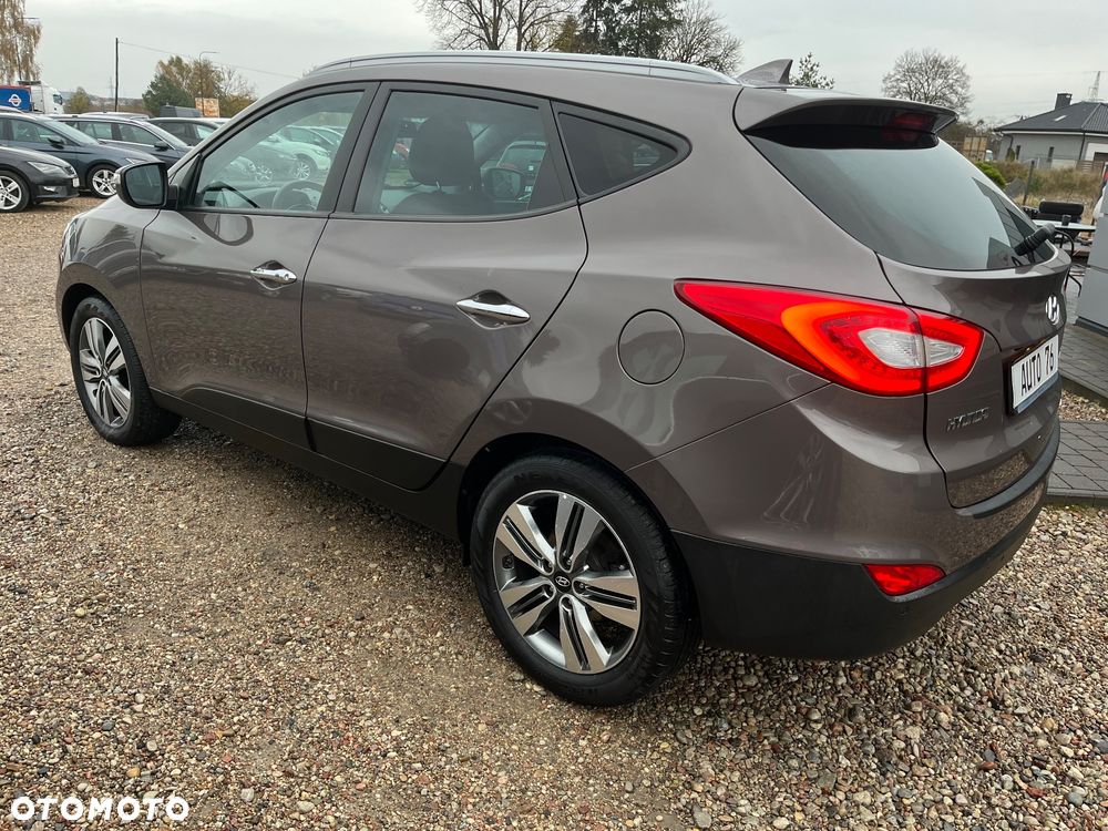 Hyundai ix35 2.0 CRDi 4WD Fifa World Cup Gold Edition - 3