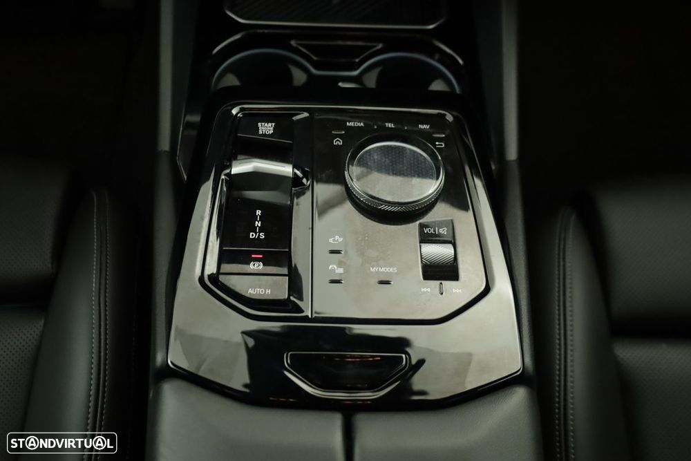 BMW 520 d Pack Desportivo M - 14