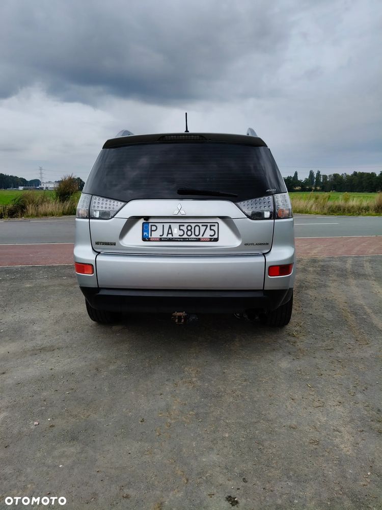 Mitsubishi Outlander - 8