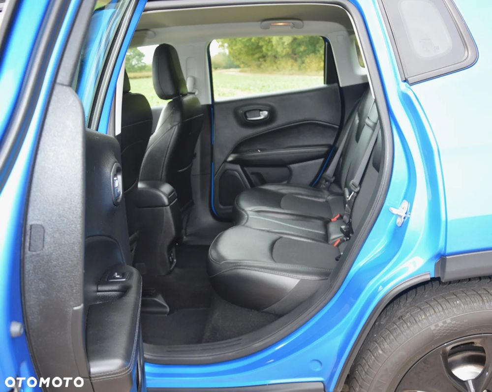 Jeep Compass - 32