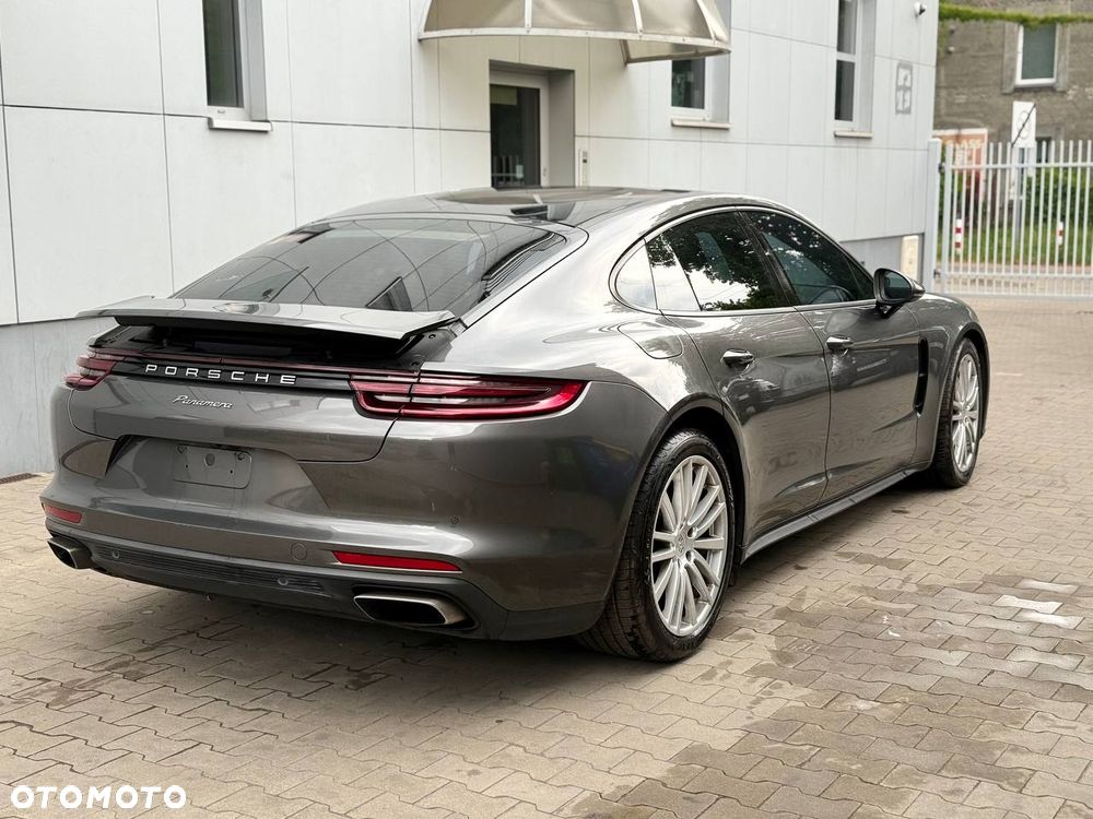 Porsche Panamera 4 - 8