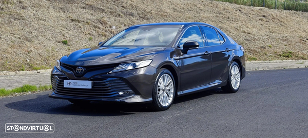 Toyota Camry 2.5 Hybrid Luxury