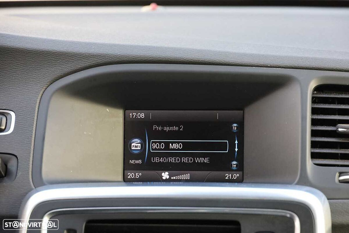 Volvo V60 2.0 D2 Momentum - 13