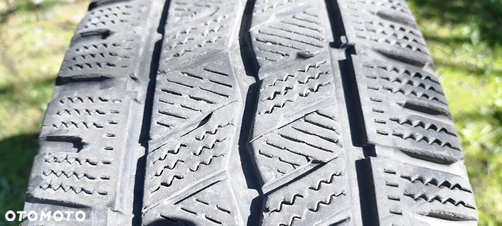 235/65/16 c hankook winter icept lv - 1