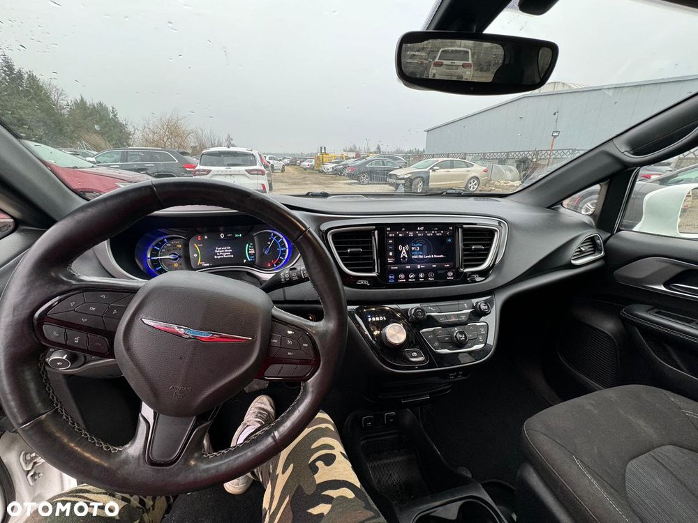 Chrysler Pacifica - 14