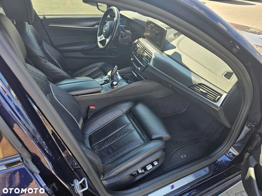 BMW Seria 5 M550i xDrive sport - 7