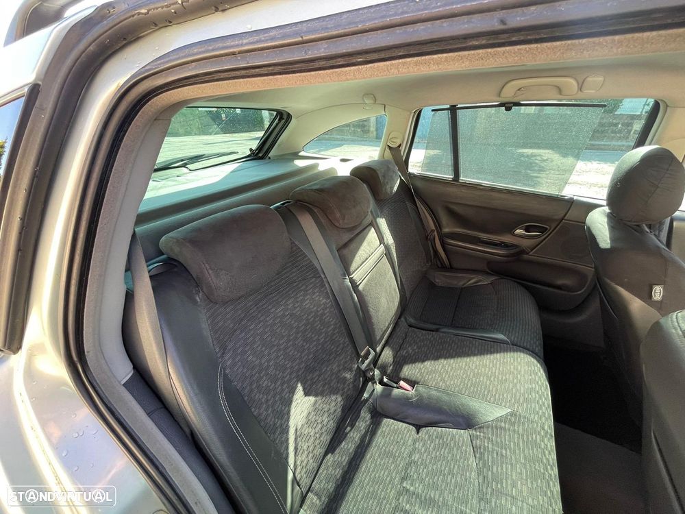 Renault Laguna Break 1.9 dCi Dynamique Luxe - 8