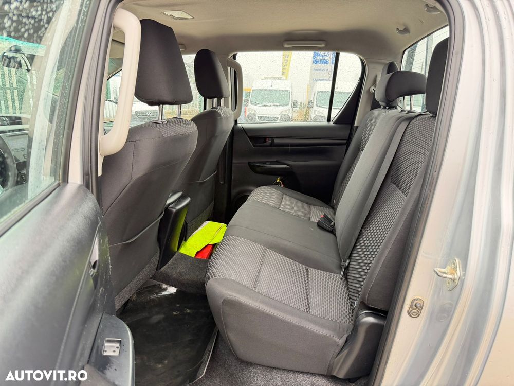 Toyota Hilux 2.4D 150CP 4x4 Double Cab 6MT Comfort - 21