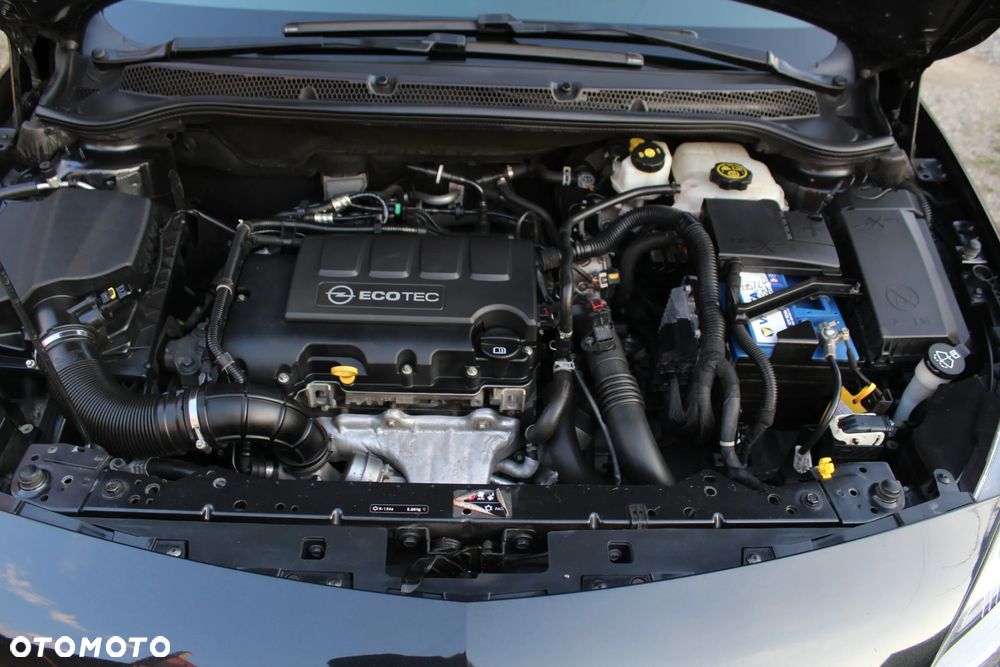 Opel Astra 1.4 Turbo Cosmo - 16