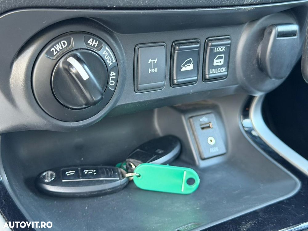 Nissan Navara DC 4x4 Autm. Tekna - 14