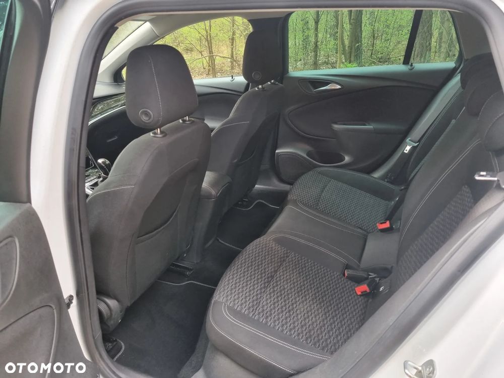 Opel Astra 1.6 CDTI Sport - 17