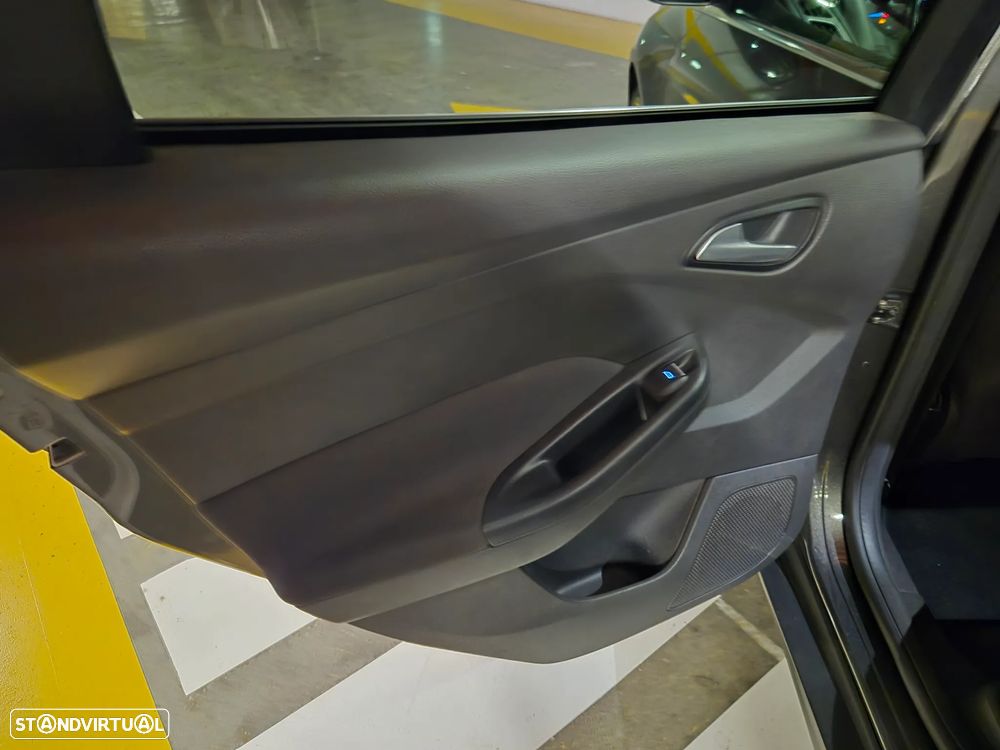 Ford Focus SW 1.5 TDCi Titanium - 25