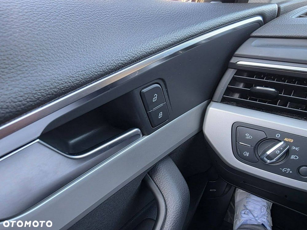 Audi A4 Limousine - 13