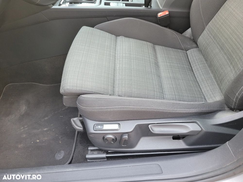 Volkswagen Passat Variant 2.0 TDI DSG Comfortline - 23