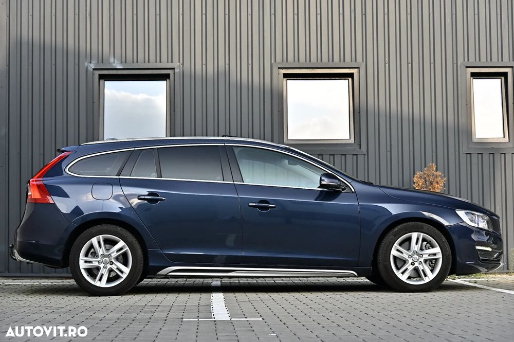 Volvo V60 D6 Plug-In-Hybrid AWD Geartronic Summum - 21