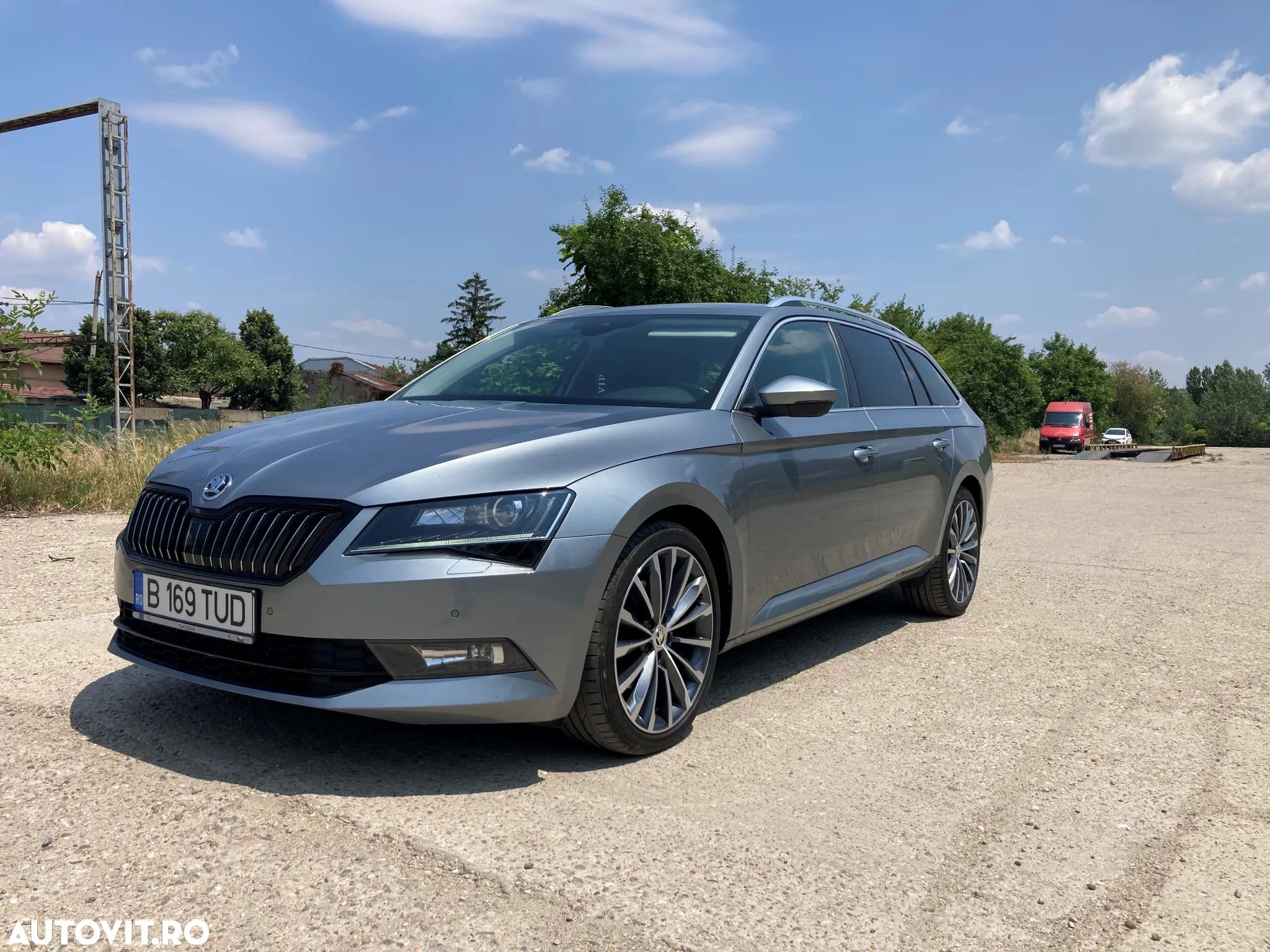 Skoda Superb 2.0 TDI DSG Style - 1