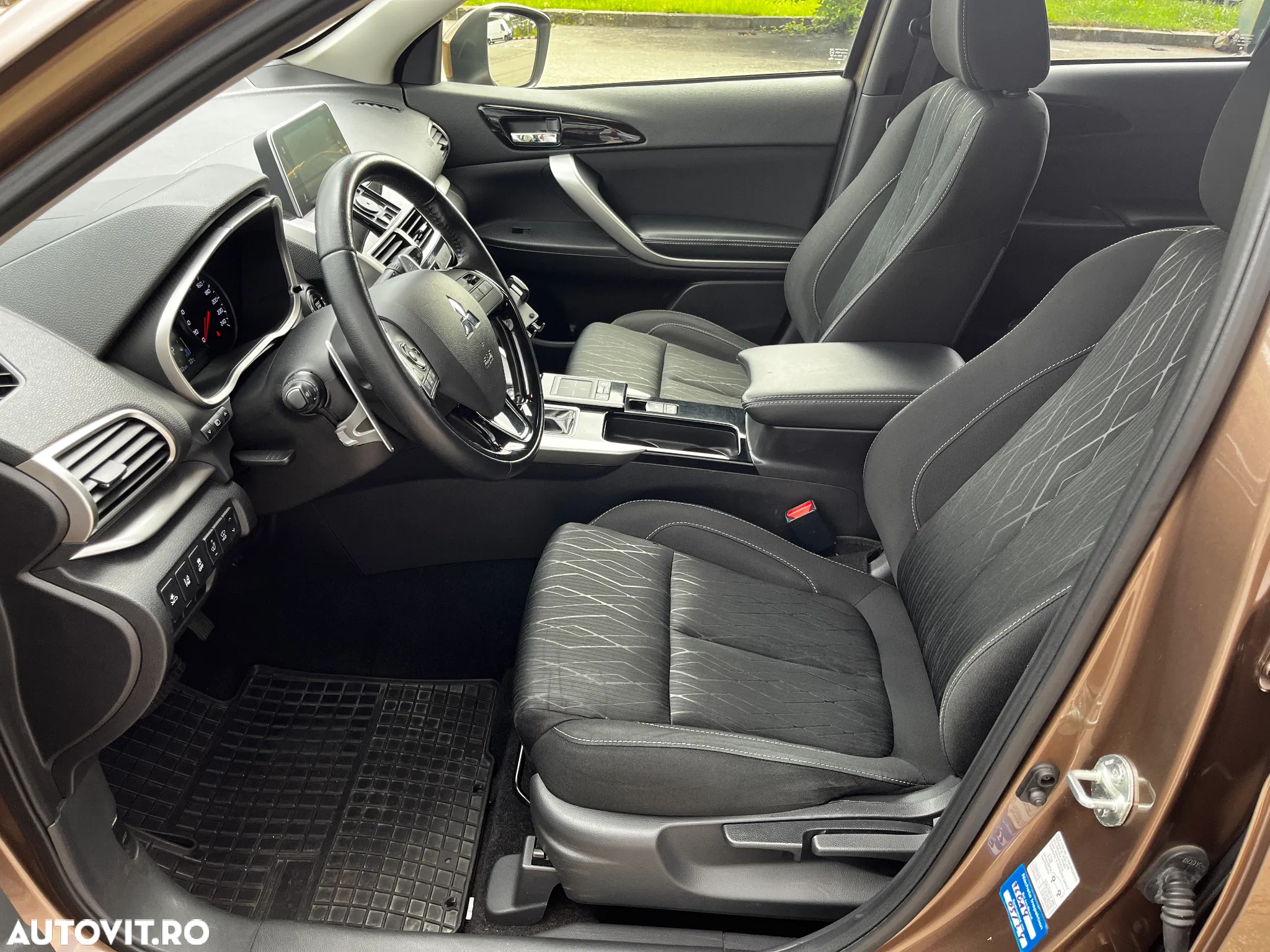 Mitsubishi Eclipse-Cross 1.5-litre 16-valve DOHC MIVEC 4X4 Intense+ Aut. - 10