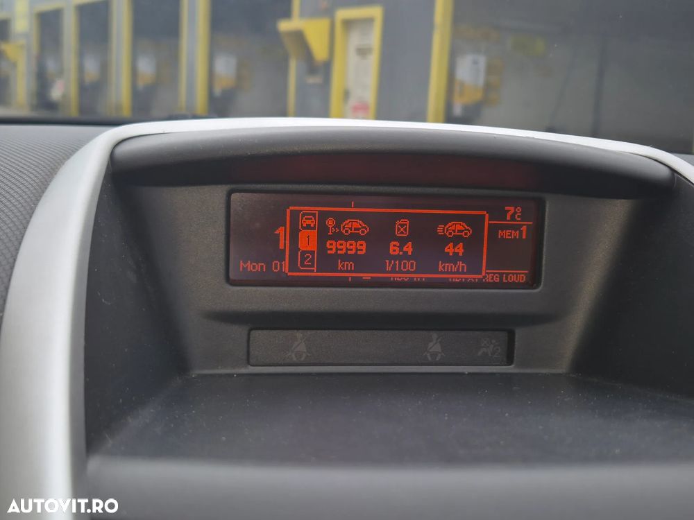 Peugeot 207 120 VTi Premium - 9