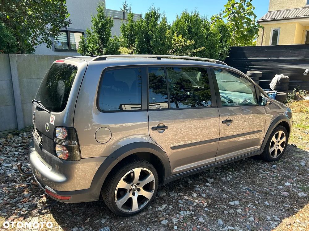 Volkswagen Touran 2.0 TDI DPF Cross - 6