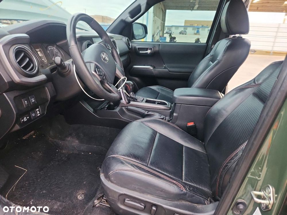 Toyota Tacoma - 8