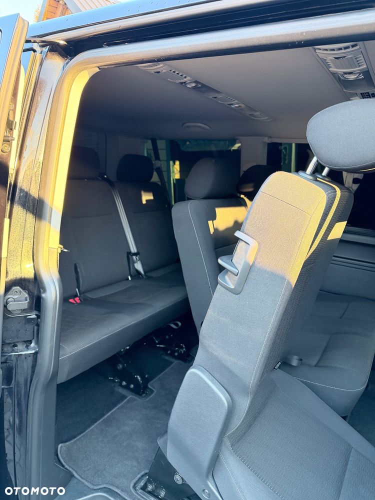 Volkswagen Caravelle - 8