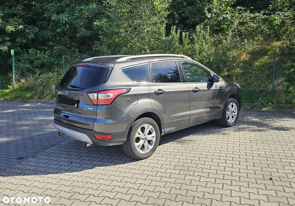 Ford Kuga 1.5 EcoBoost 2x4 Trend - 4