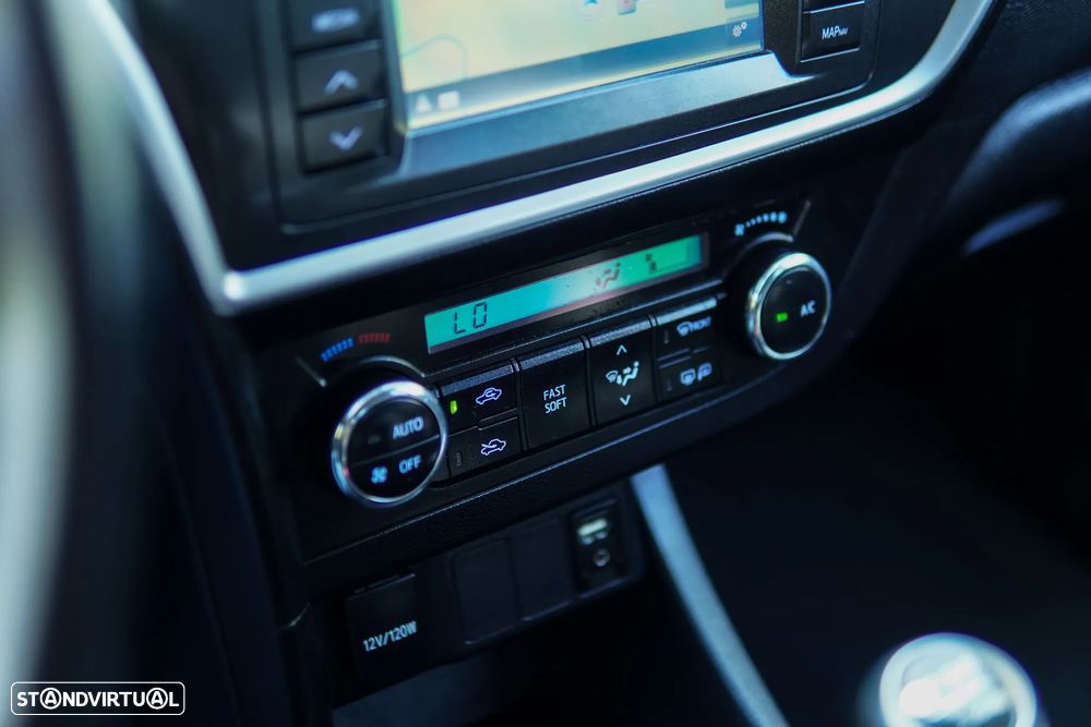 Toyota Auris 1.4 D-4D Exclusive+P.Sport - 28