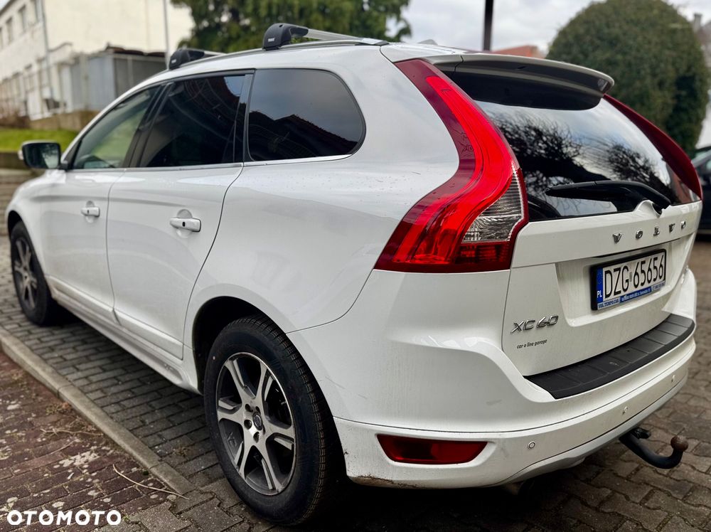 Volvo XC 60 T6 AWD Geartronic Momentum - 27