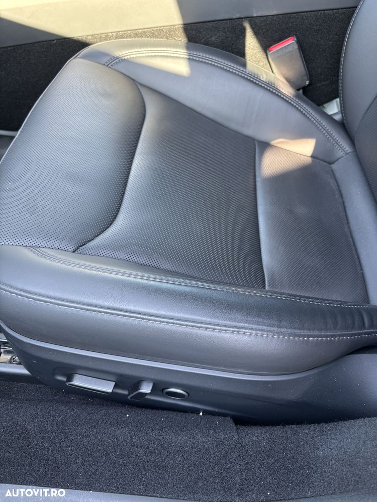 TESLA Model 3 2023 — imagine 11