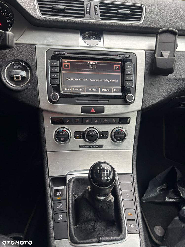 Volkswagen Passat 2.0 Blue TDI SCR Highline - 10