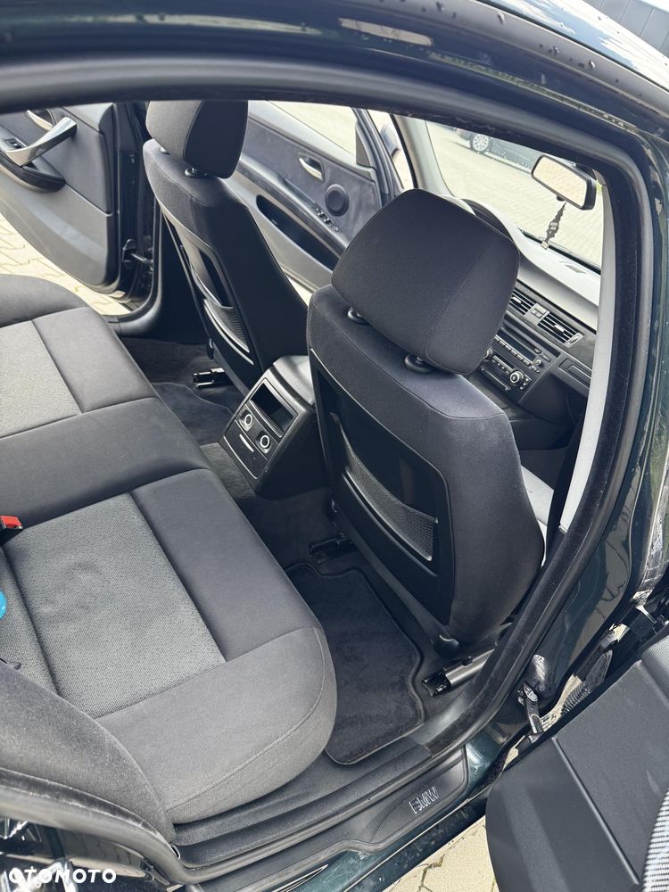 BMW Seria 3 320i - 12