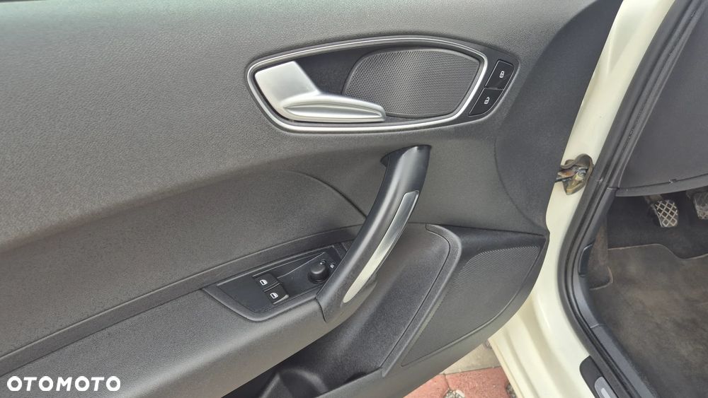 Audi A1 3-drzwiowe 1.6 TDI S line edition - 17