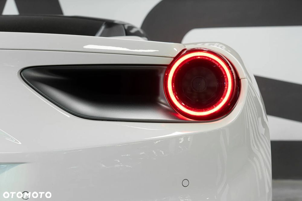 Ferrari 488 - 21