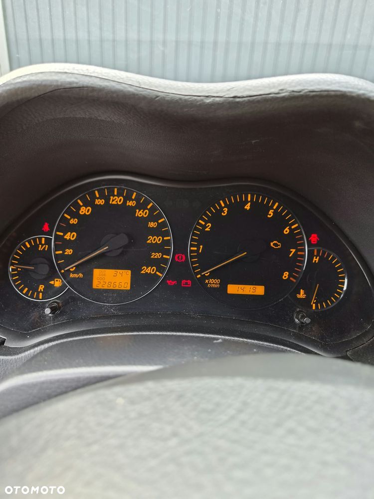 Toyota Avensis 2.0 VVT-i Sol - 8