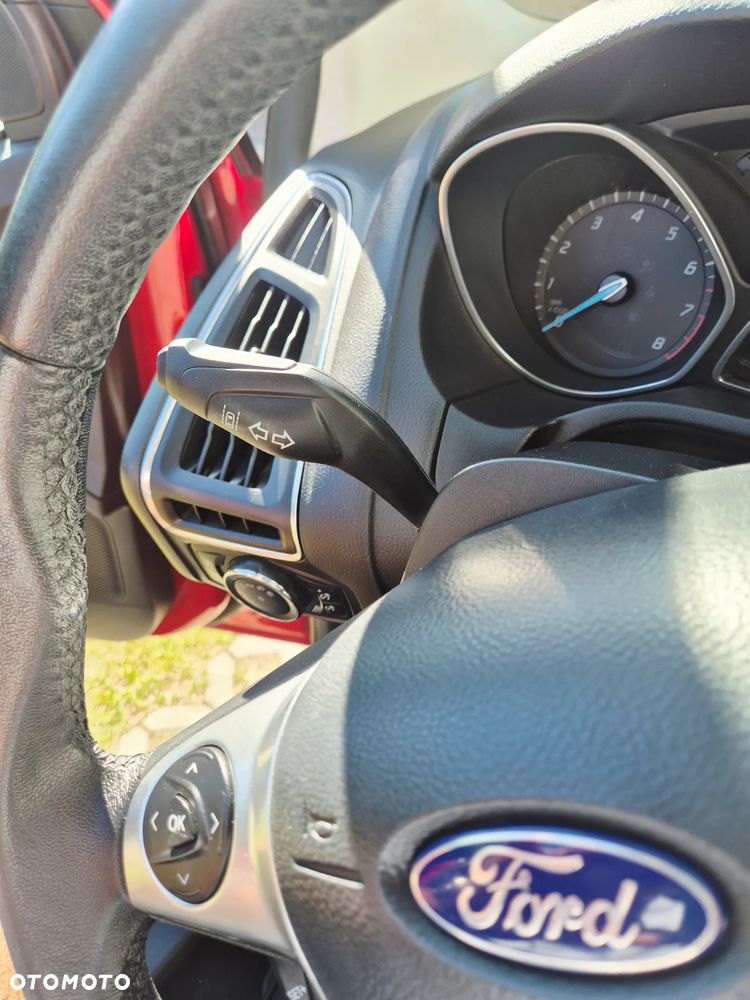 Ford Focus 1.0 EcoBoost Titanium - 10