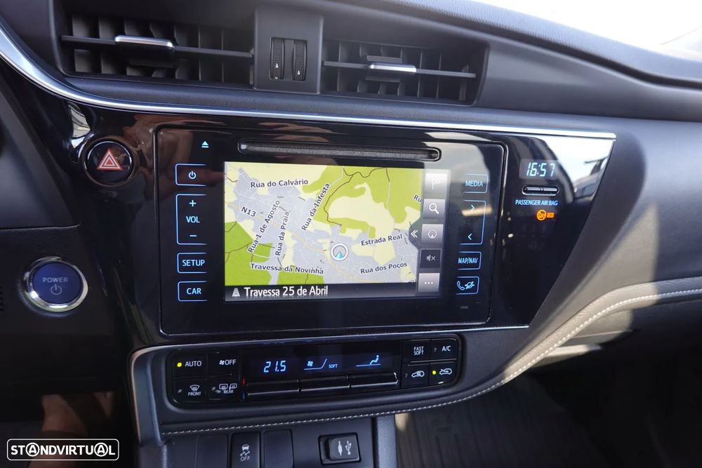 Toyota Auris Touring Sports 1.8 HSD Freestyle - 10