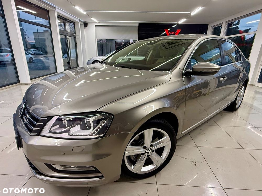 Volkswagen Passat 1.4 TSI R-Line Edition Plus - 4