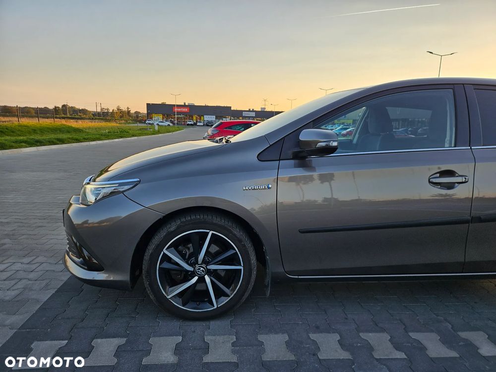 Toyota Auris 2017 photo 3