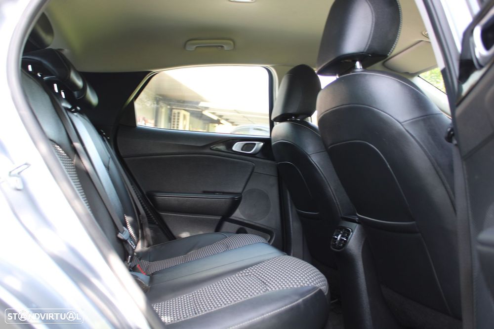 Kia XCeed 1.6 GDi PHEV Drive - 11