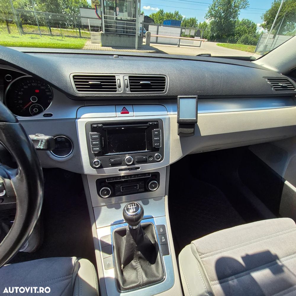 Volkswagen Passat 1.6 TDI BlueMotion Technology Comfortline - 4