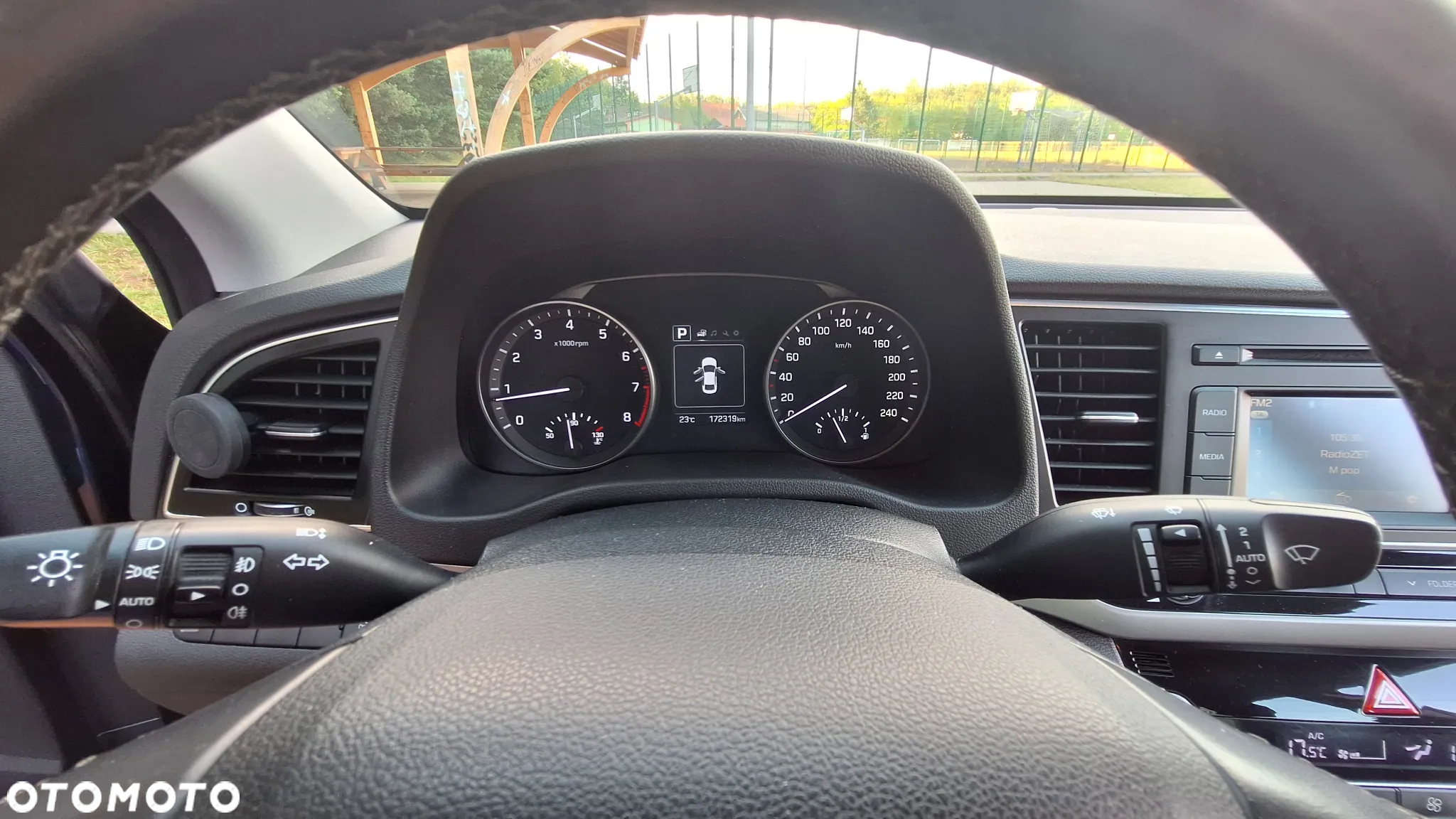 Hyundai Elantra - 10