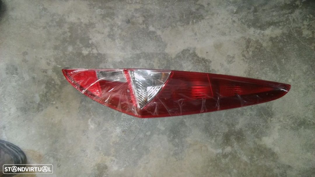 Farol passageiro fiat punto 2 facelift - 1