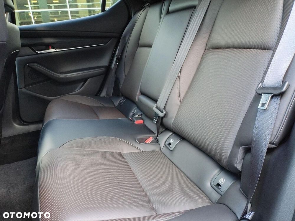 Mazda 3 2.0 mHEV AWD Takumi - 29
